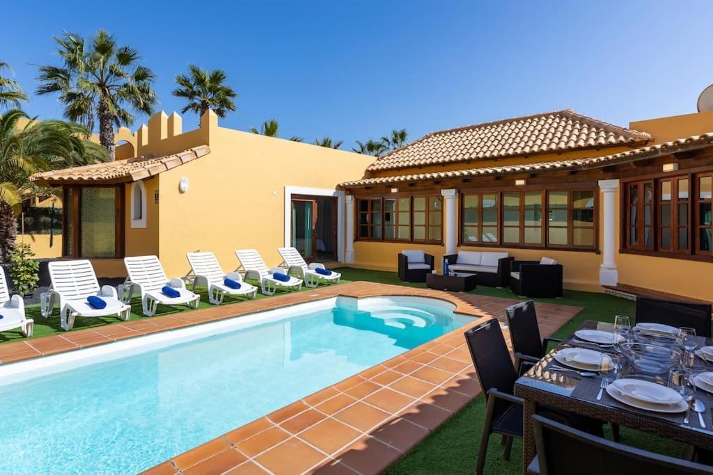 Villa Helen - Heated Pool Wifi Smarttv Barbecue Corralejo Extérieur photo
