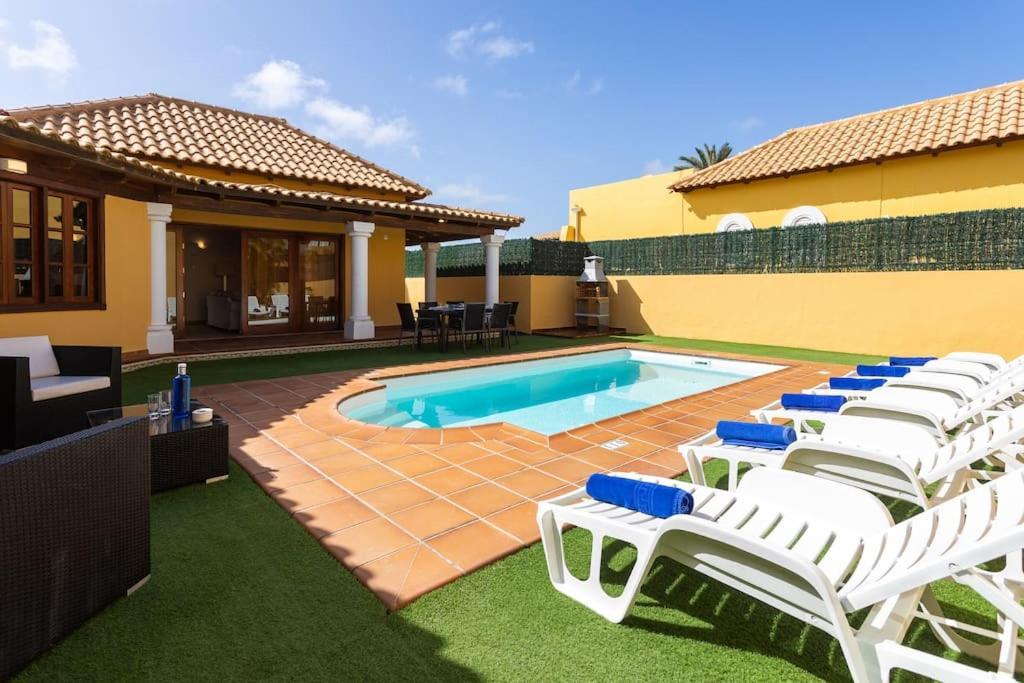 Villa Helen - Heated Pool Wifi Smarttv Barbecue Corralejo Extérieur photo