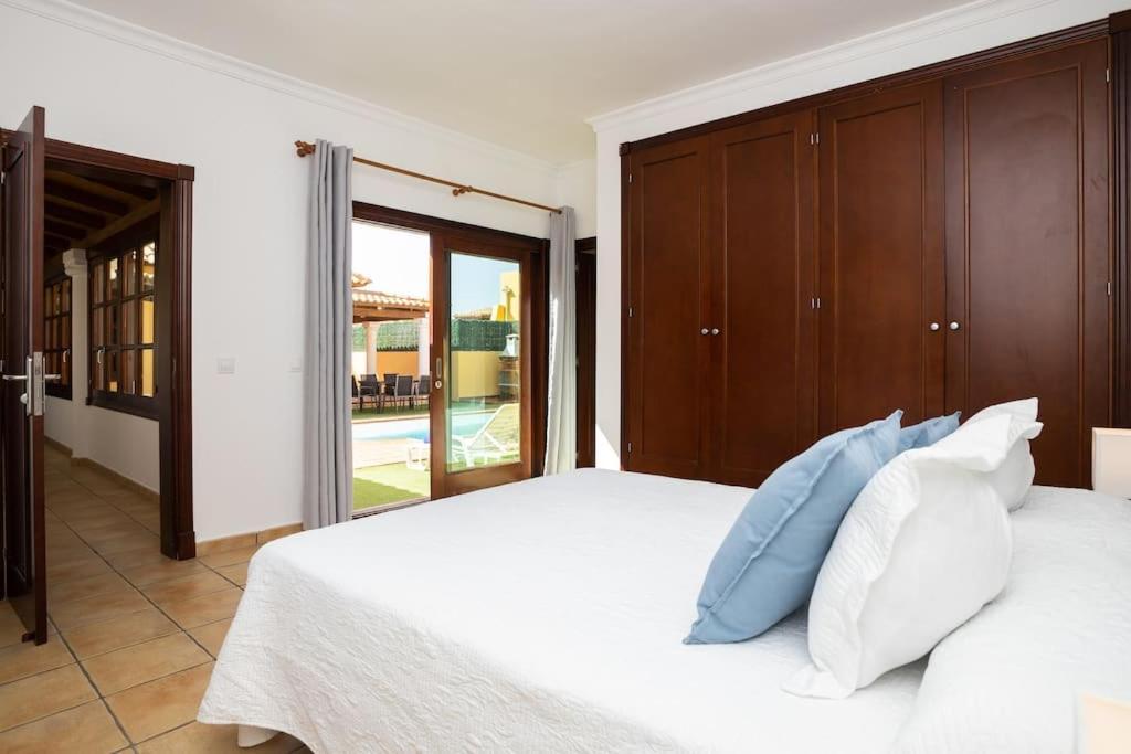 Villa Helen - Heated Pool Wifi Smarttv Barbecue Corralejo Extérieur photo